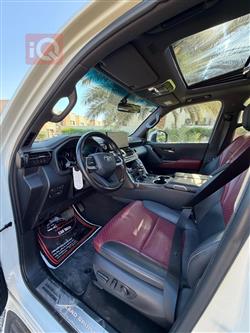 تۆیۆتا لاند کروزەر